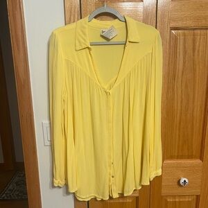 Free People yellow blouse. Size L. Long sleeves button front point collar